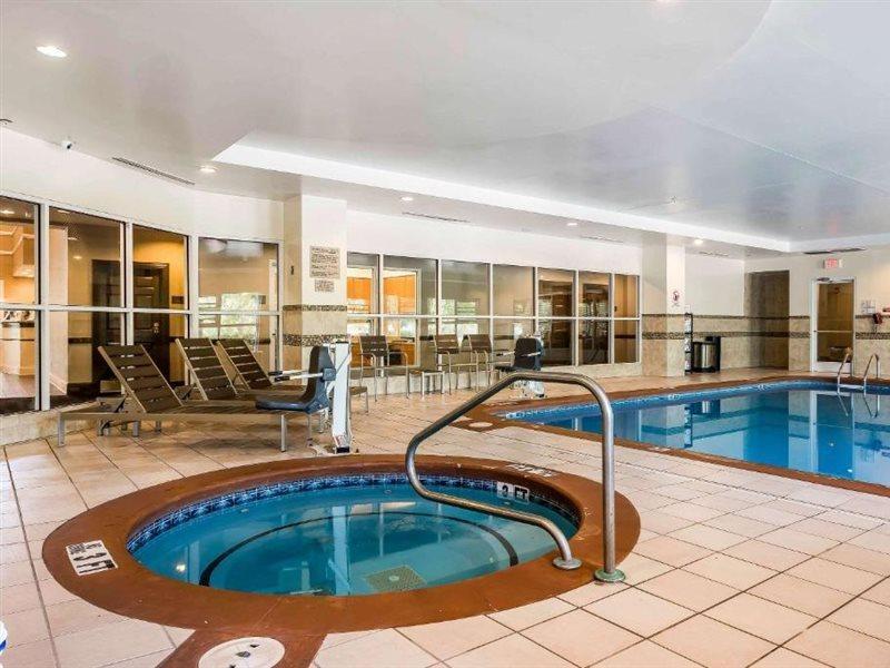 Hotel Comfort & Near Six Flags Lithia Springs
