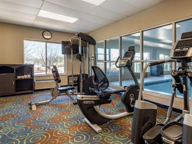 Comfort & Near Six Flags Hotel
