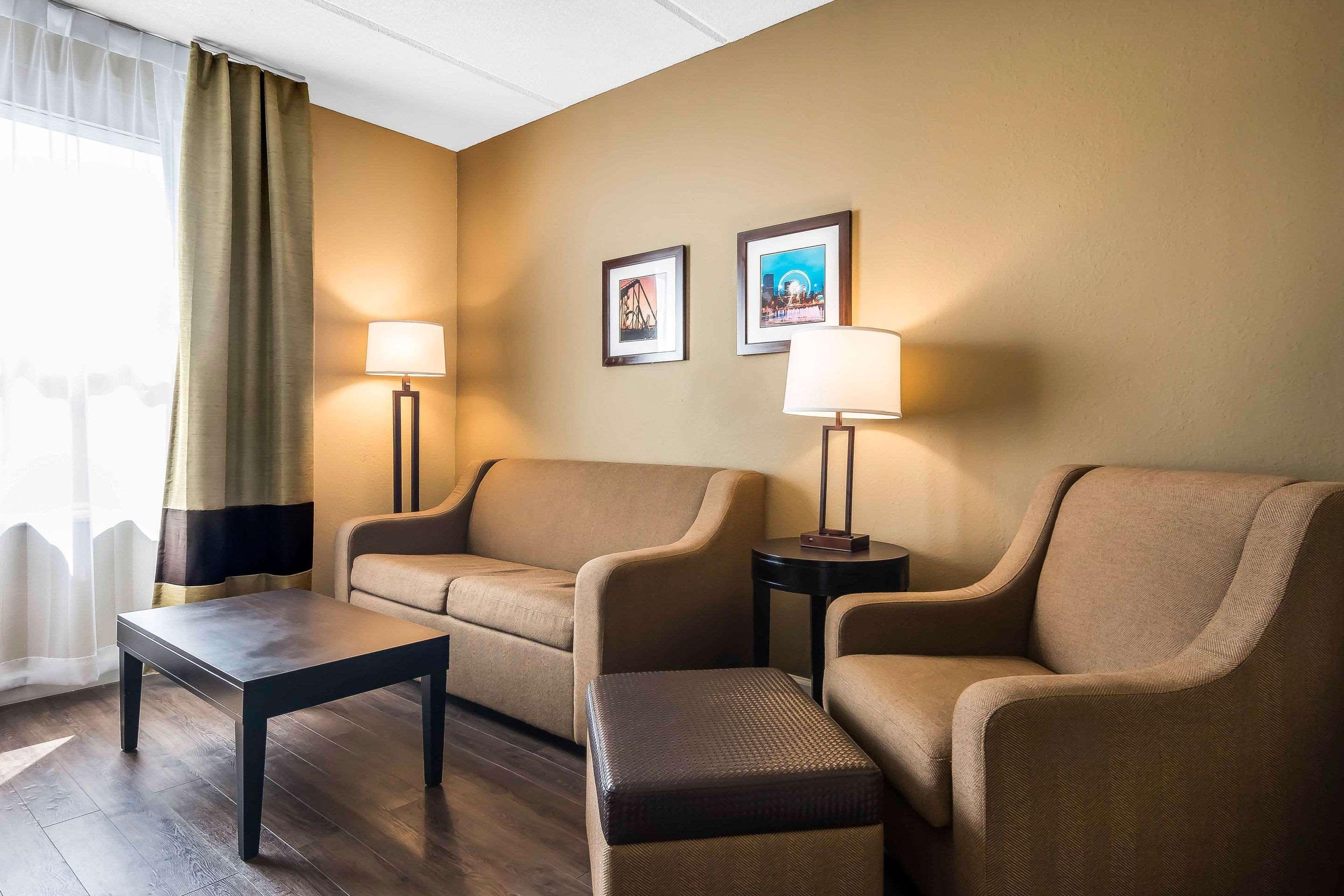 Comfort & Near Six Flags Lithia Springs