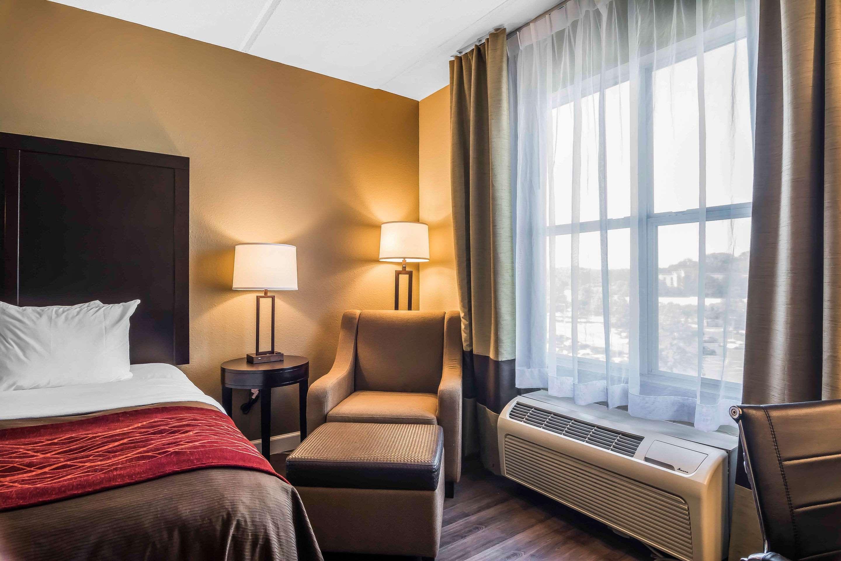 Comfort & Near Six Flags Hotel