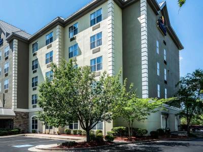 Comfort & Near Six Flags Hotel Lithia Springs