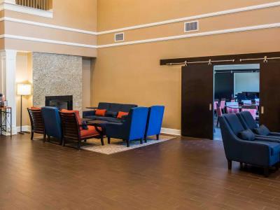 Comfort & Near Six Flags Hotel 2*