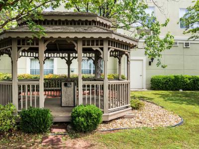 Hotel Comfort & Near Six Flags Lithia Springs